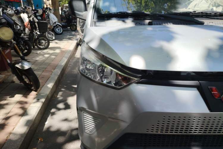 Used Wuling EV50 2020 Pure Electric Van Logistics Vehicle – Penghui Non-Heated Battery Right Front Headlight