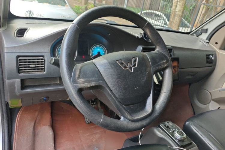 Used Wuling EV50 2020 Pure Electric Van Logistics Vehicle – Penghui Non-Heated Battery Steering Wheel