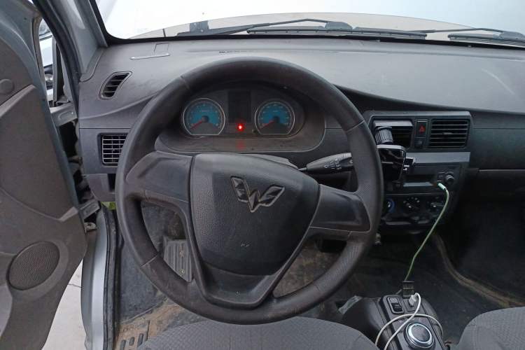 Used Wuling EV50 2020 All-Electric 5-Seater Version Ningde Heated Battery Steering Wheel