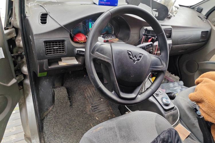 Used Wuling EV50 2020 Pure Electric Van Logistics Vehicle – Penghui Non-Heated Battery Steering Wheel
