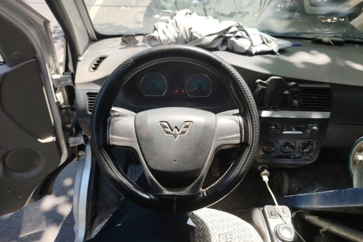 Used Wuling EV50 2020 Pure Electric Van Logistics Vehicle – Penghui Non-Heated Battery Steering Wheel