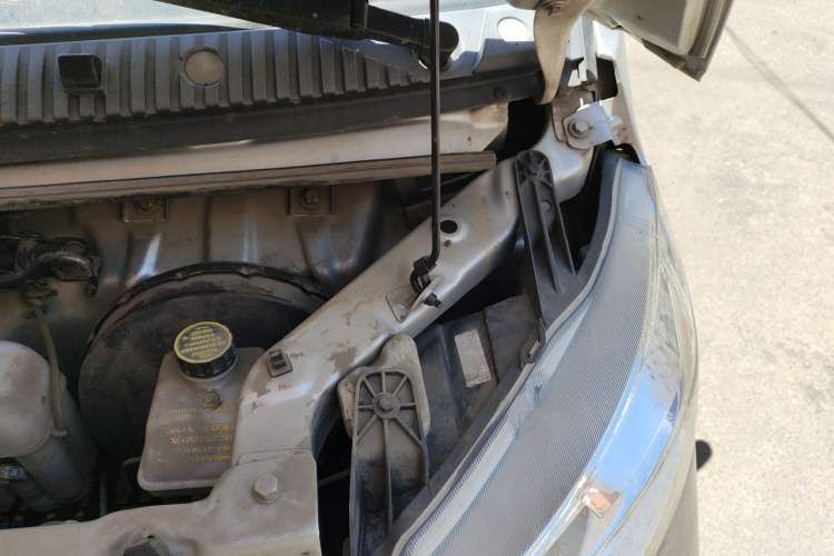 Used Wuling EV50 2021 Box-Type Logistics Vehicle Bocreat Ningde 41.86 kWh Liugong Electric Control System Engine Bay Left