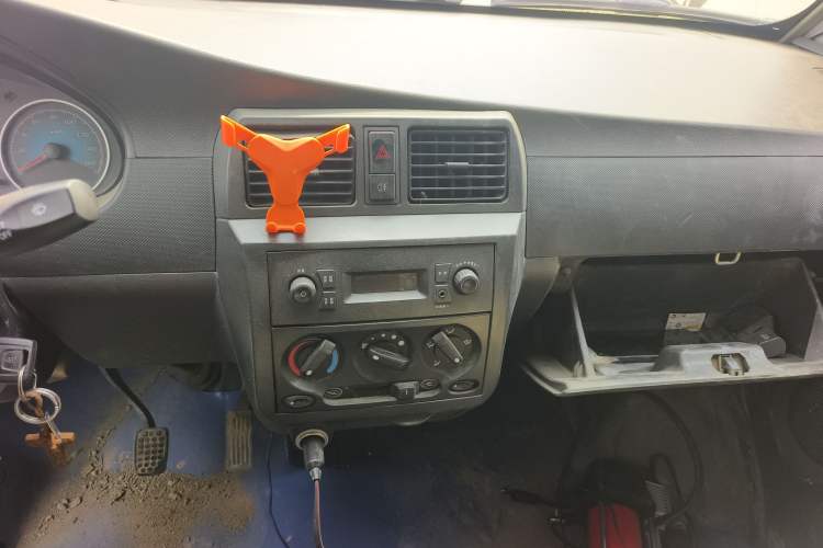 Used Wuling EV50 2021 Van Logistics Vehicle - Huishitong Ningde 41.86 kWh Inovance 2nd-Generation Electric Control System Audio And AC Panel