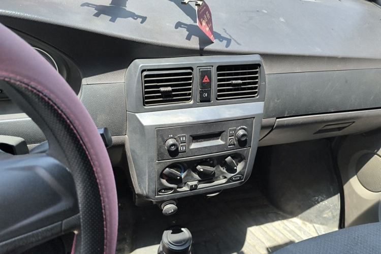 Used Wuling EV50 2021 Van Logistics Vehicle - Huishitong Ningde 41.86 kWh Inovance 2nd-Generation Electric Control System Audio And AC Panel