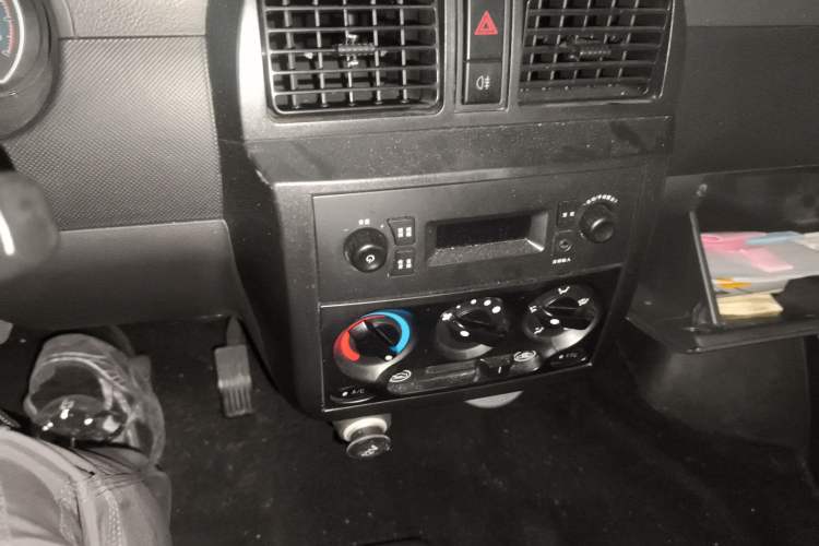 Used Wuling EV50 2021 5-Seater Version Ningde 41.86 kWh Audio And AC Panel