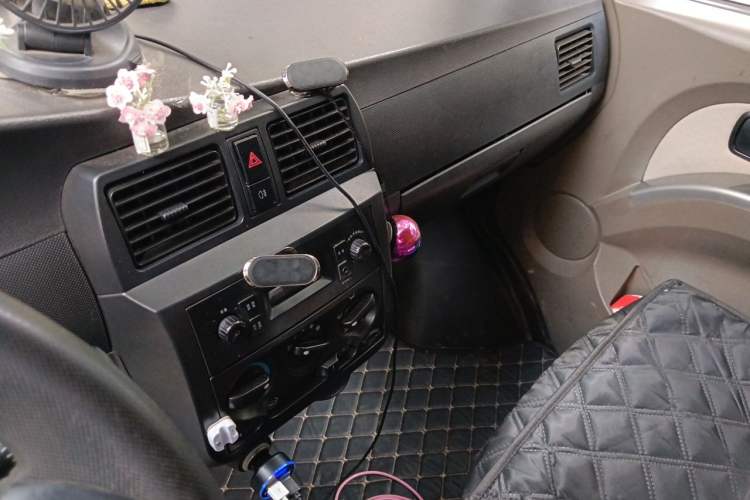 Used Wuling EV50 2021 Box-Type Logistics Vehicle Bocreat Ningde 41.86 kWh Liugong Electric Control System Audio And AC Panel