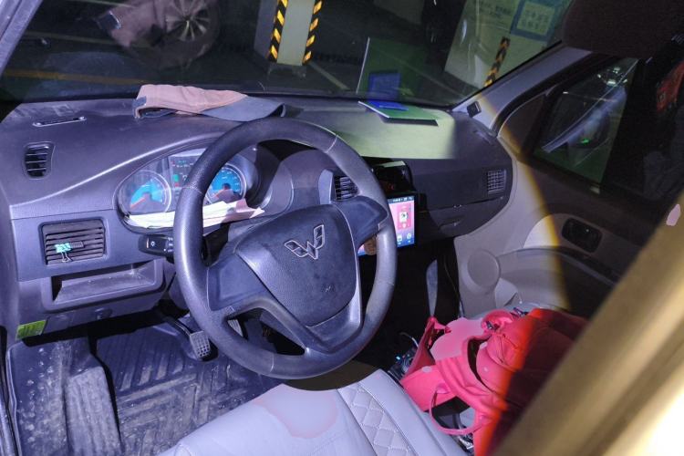Used Wuling EV50 2021 Van Logistics Vehicle - Huishitong Ningde 41.86 kWh Inovance 2nd-Generation Electric Control System Center Console