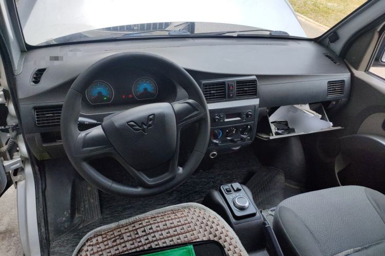 Used Wuling EV50 2021 Van Logistics Vehicle Huishitong Ningde 41.86 kWh Liu Electric Control System Center Console