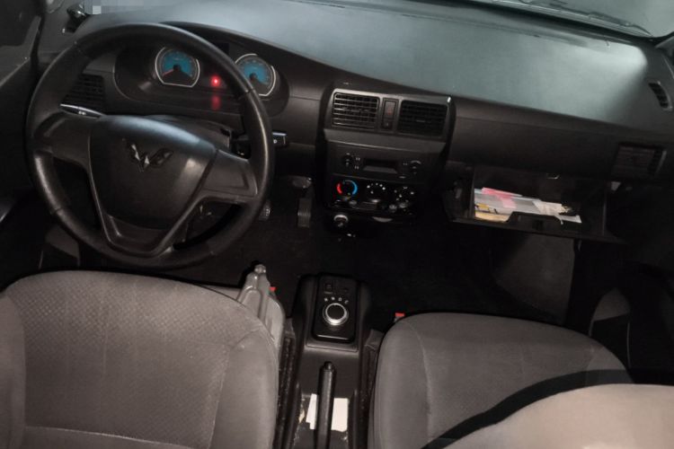 Used Wuling EV50 2021 5-Seater Version Ningde 41.86 kWh Center Console