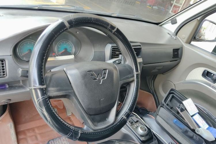 Used Wuling EV50 2021 Van Logistics Vehicle - Huishitong Penghui 43.2kWh Inovance 2nd-Generation Electric Control System Center Console