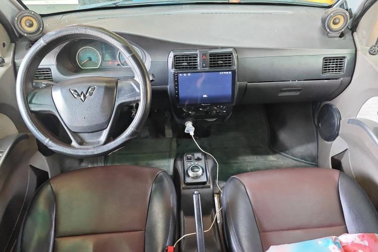Used Wuling EV50 2021 Van Logistics Vehicle - Huishitong Penghui 43.2kWh Inovance 2nd-Generation Electric Control System Center Console