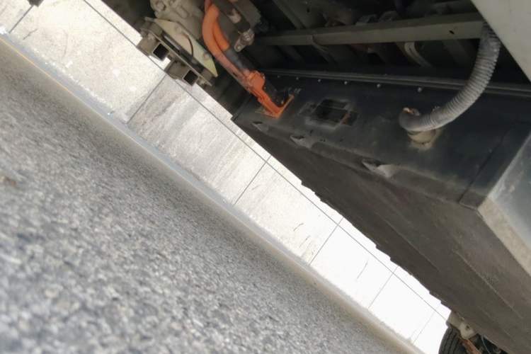 Used Wuling EV50 2021 Van Logistics Vehicle - Huishitong Penghui 43.2kWh Inovance 2nd-Generation Electric Control System Chassis Front Left