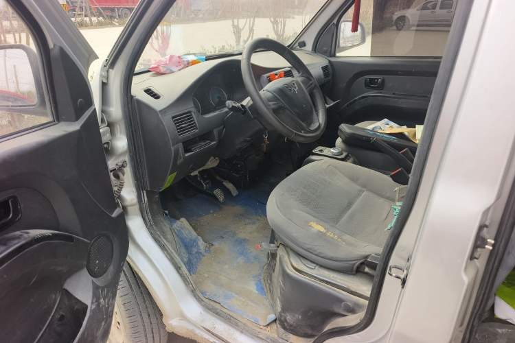 Used Wuling EV50 2021 Van Logistics Vehicle - Huishitong Ningde 41.86 kWh Inovance 2nd-Generation Electric Control System Driver Seat