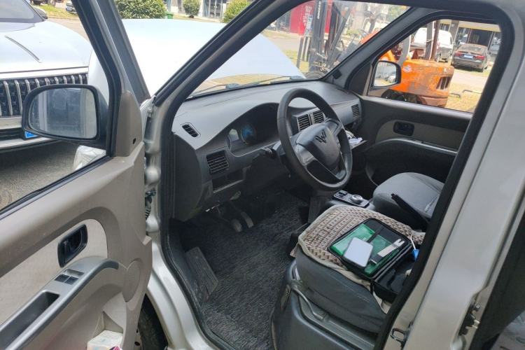 Used Wuling EV50 2021 Van Logistics Vehicle Huishitong Ningde 41.86 kWh Liu Electric Control System Driver Seat
