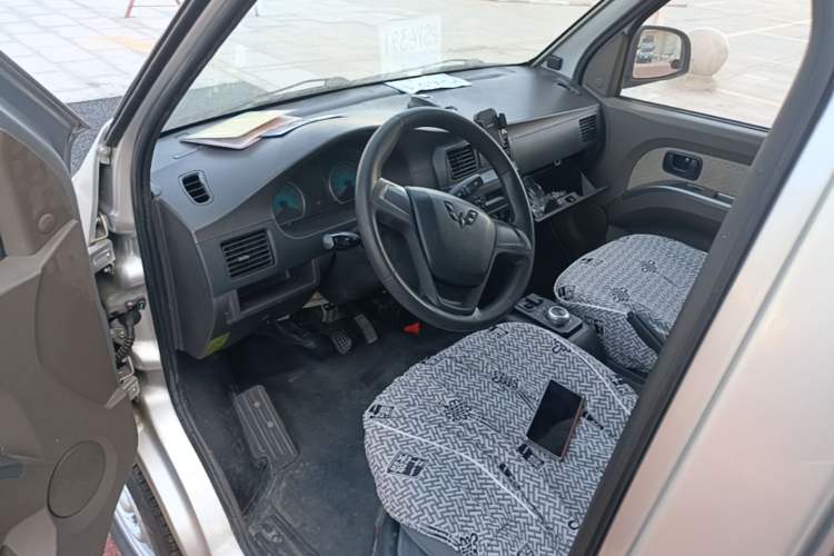 Used Wuling EV50 2021 Van Logistics Vehicle - Huishitong Ningde 41.86 kWh Inovance 2nd-Generation Electric Control System Driver Seat