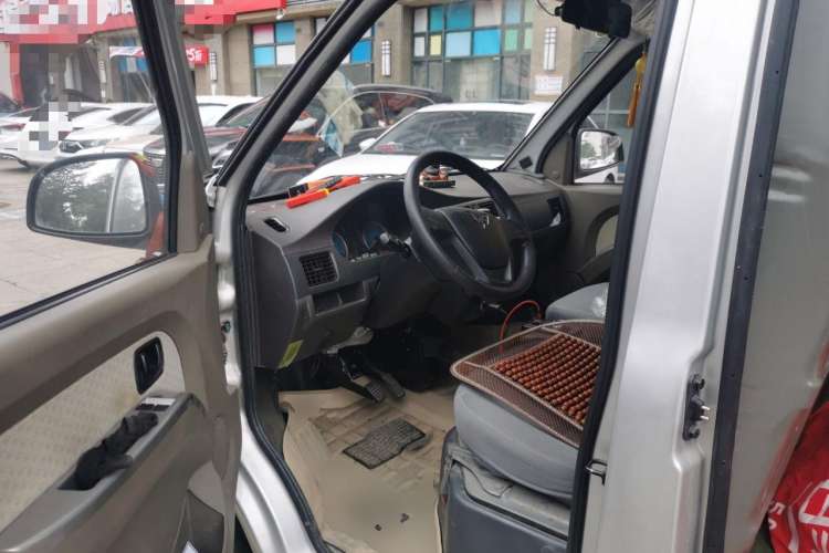 Used Wuling EV50 2021 Van Logistics Vehicle Lishen 41.6kWh Tongyu Electric Control System Driver Seat
