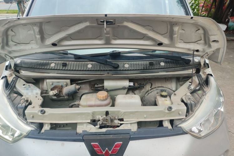Used Wuling EV50 2021 Van Logistics Vehicle Huishitong Ningde 41.86 kWh Liu Electric Control System Engine Bay