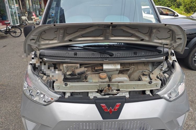 Used Wuling EV50 2021 Van Logistics Vehicle - Huishitong Ningde 41.86 kWh Inovance 2nd-Generation Electric Control System Engine Bay