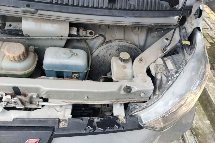 Used Wuling EV50 2021 Van Logistics Vehicle Huishitong Ningde 41.86 kWh Liu Electric Control System Engine Bay Left