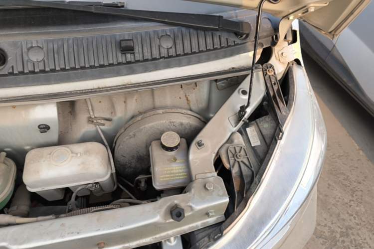 Used Wuling EV50 2021 Van Logistics Vehicle - Huishitong Penghui 43.2kWh Inovance 2nd-Generation Electric Control System Engine Bay Left