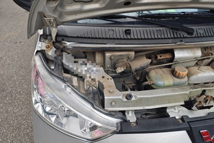 Used Wuling EV50 2021 Van Logistics Vehicle - Huishitong Ningde 41.86 kWh Inovance 2nd-Generation Electric Control System Engine Bay Right