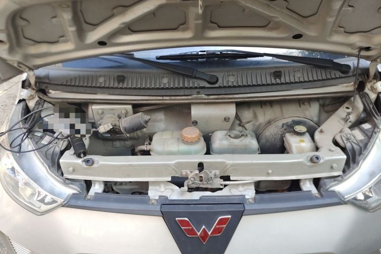 Used Wuling EV50 2021 Van Logistics Vehicle - Huishitong Ningde 41.86 kWh Inovance 2nd-Generation Electric Control System Engine Bay