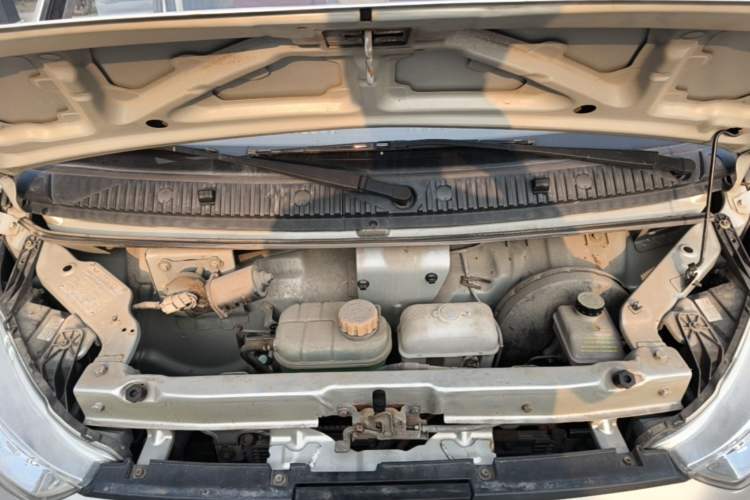Used Wuling EV50 2021 Van Logistics Vehicle - Huishitong Penghui 43.2kWh Inovance 2nd-Generation Electric Control System Engine Bay