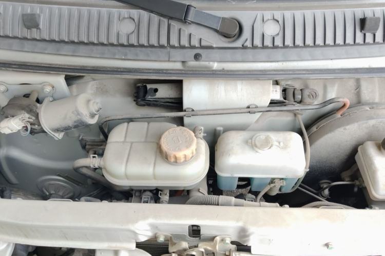 Used Wuling EV50 2021 Van Logistics Vehicle - Huishitong Penghui 43.2kWh Inovance 2nd-Generation Electric Control System Engine Bay