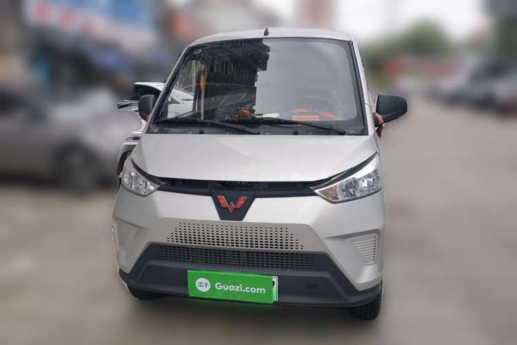 Used Wuling EV50 2021 Van Logistics Vehicle Lishen 41.6kWh Tongyu Electric Control System Front