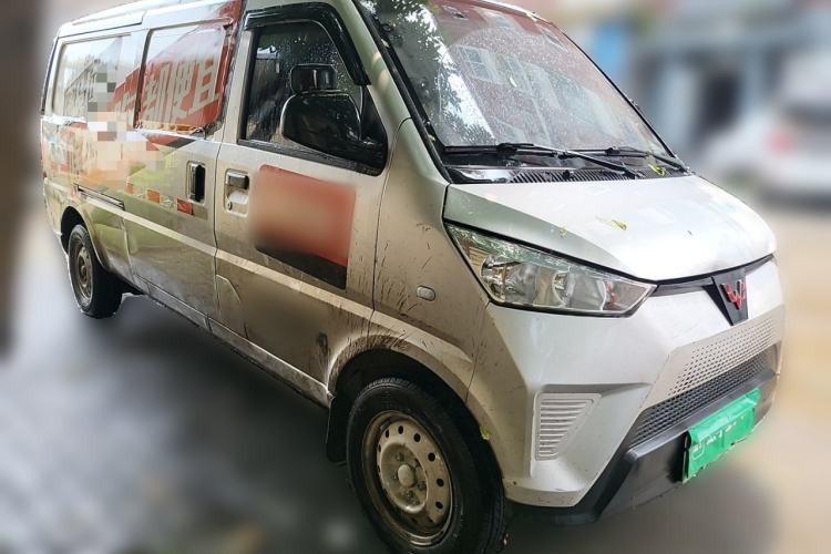 Used Wuling EV50 2021 Van Logistics Vehicle Lishen 41.6 kWh Electric Control System Front Right 45 Deg