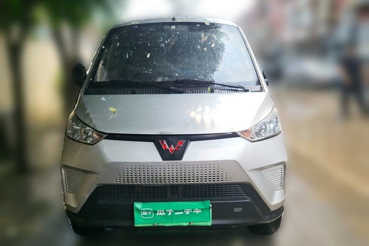 Used Wuling EV50 2021 Van Logistics Vehicle Lishen 41.6 kWh Electric Control System Front