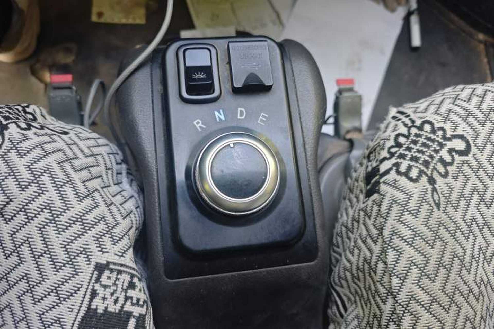 Used Wuling EV50 2021 Van Logistics Vehicle Lishen 41.6 kWh Electric Control System Gear Lever