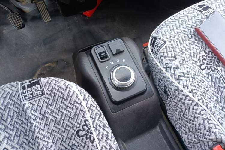 Used Wuling EV50 2021 Van Logistics Vehicle - Huishitong Ningde 41.86 kWh Inovance 2nd-Generation Electric Control System Gear Lever