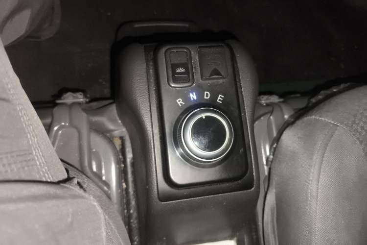 Used Wuling EV50 2021 5-Seater Version Ningde 41.86 kWh Gear Lever