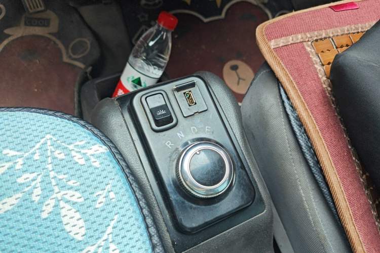 Used Wuling EV50 2021 Van Logistics Vehicle - Huishitong Ningde 41.86 kWh Inovance 2nd-Generation Electric Control System Gear Lever