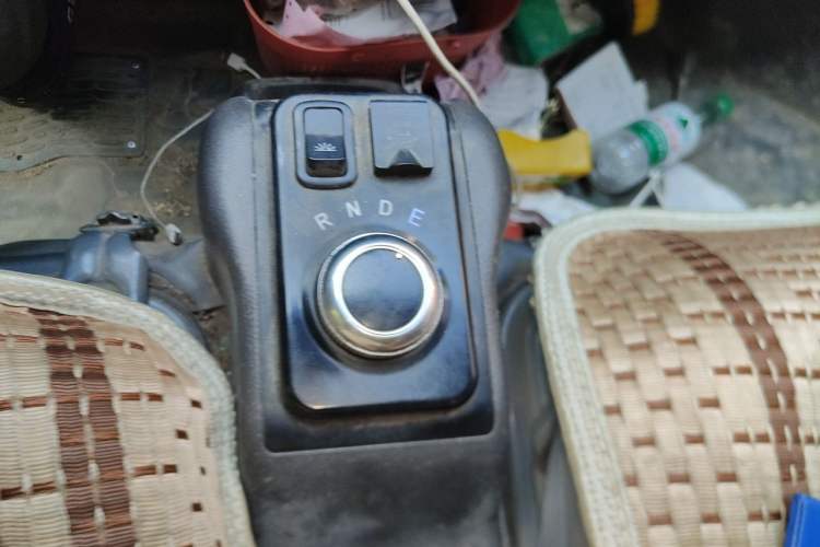 Used Wuling EV50 2021 Van Logistics Vehicle - Huishitong Ningde 41.86 kWh Inovance 2nd-Generation Electric Control System Gear Lever