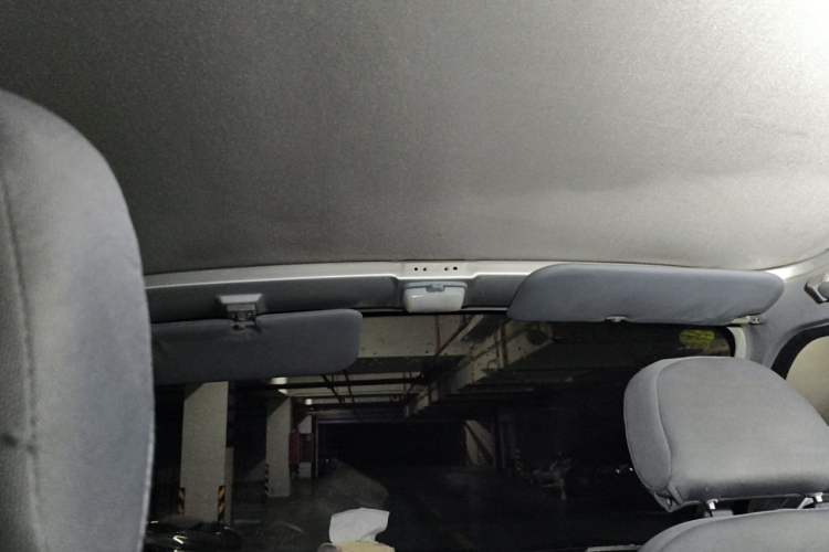 Used Wuling EV50 2021 Van Logistics Vehicle Lishen 41.6kWh Tongyu Electric Control System Headliner