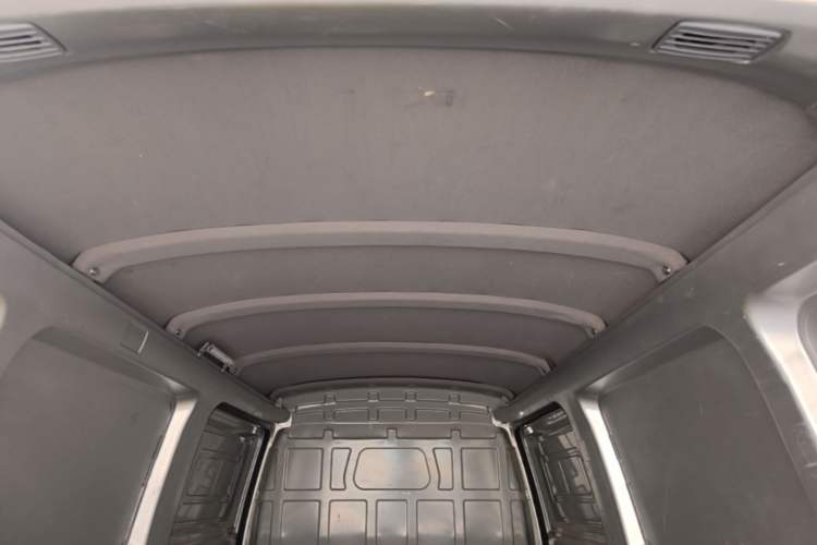 Used Wuling EV50 2021 Van Logistics Vehicle - Huishitong Penghui 43.2kWh Inovance 2nd-Generation Electric Control System Headliner