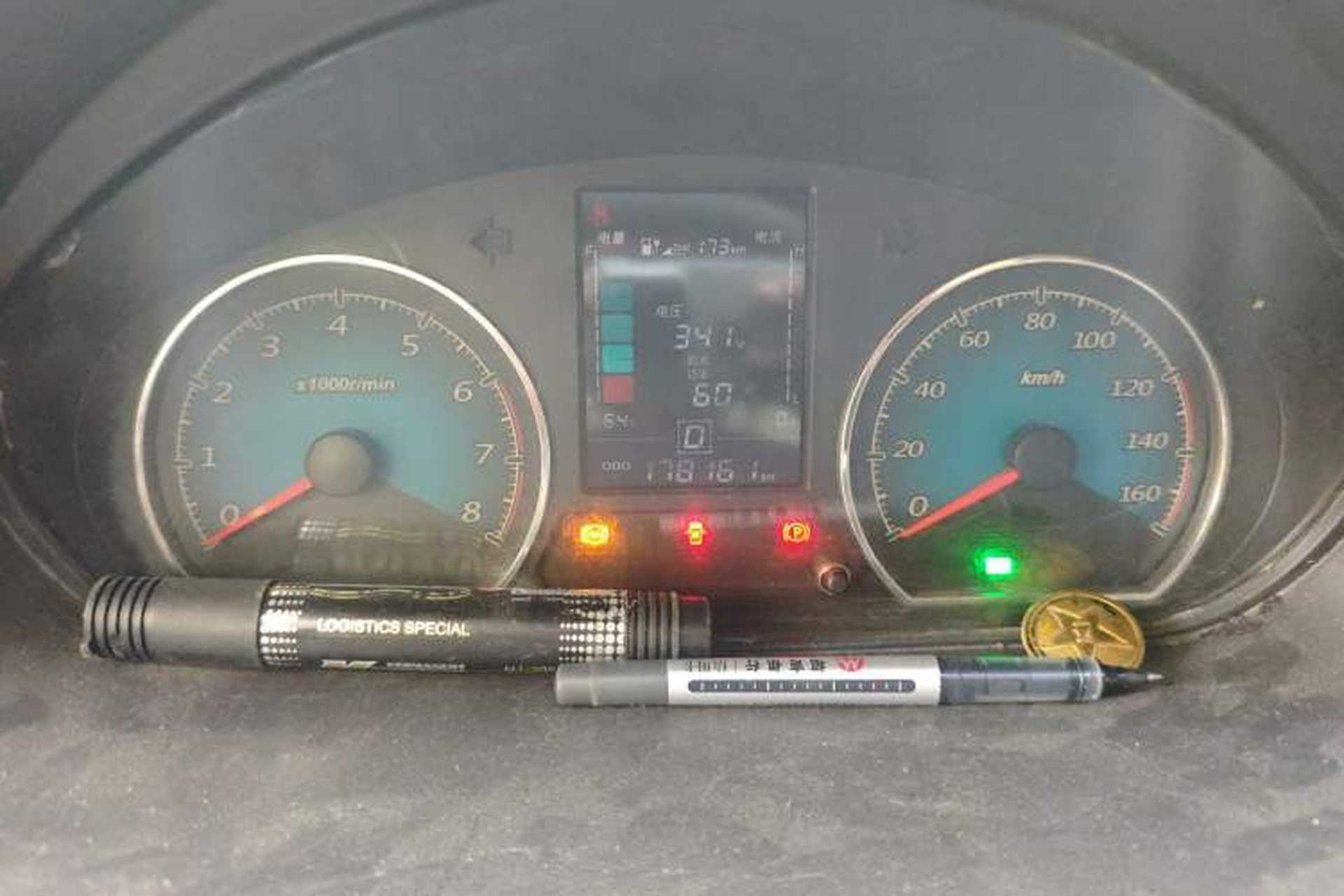 Used Wuling EV50 2021 Van Logistics Vehicle Lishen 41.6 kWh Electric Control System Instrument Cluster