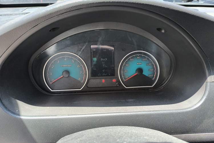 Used Wuling EV50 2021 Van Logistics Vehicle Lishen 41.6kWh Tongyu Electric Control System Instrument Cluster