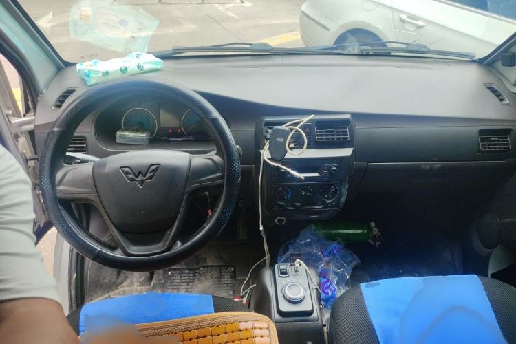 Used Wuling EV50 2021 Van Logistics Vehicle Huishitong Ningde 41.86 kWh Liu Electric Control System Interior 2