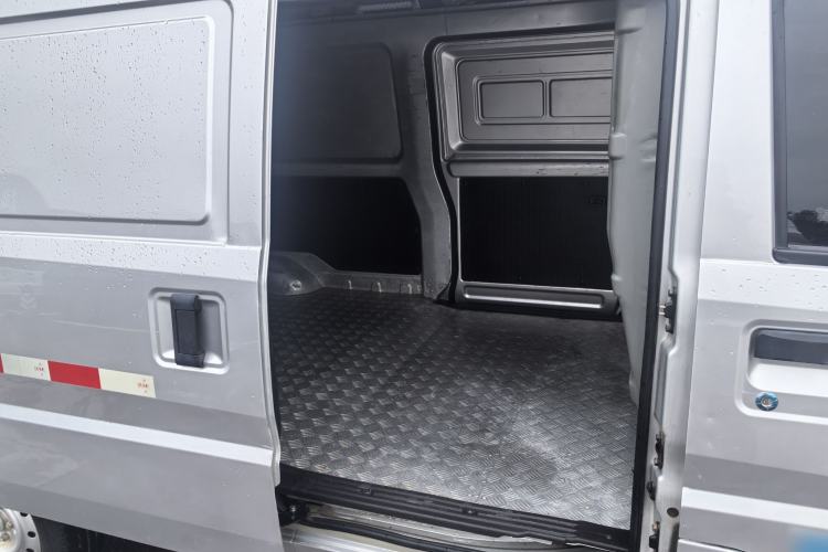 Used Wuling EV50 2021 Van Logistics Vehicle - Huishitong Ningde 41.86 kWh Inovance 2nd-Generation Electric Control System Interior 3