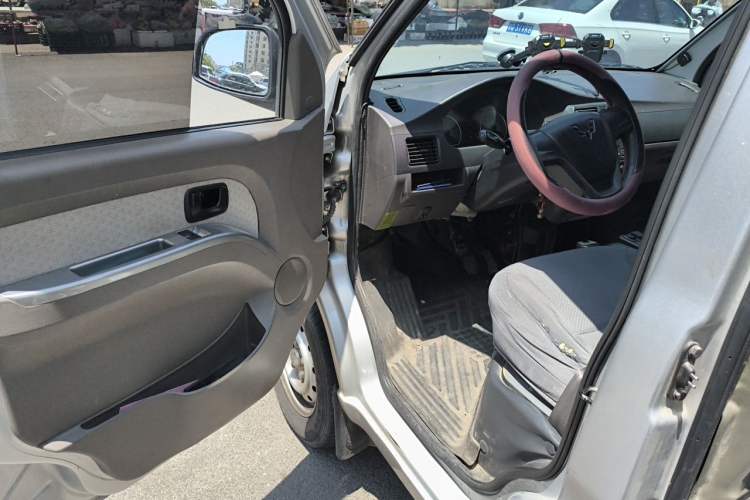 Used Wuling EV50 2021 Van Logistics Vehicle - Huishitong Ningde 41.86 kWh Inovance 2nd-Generation Electric Control System Interior 3