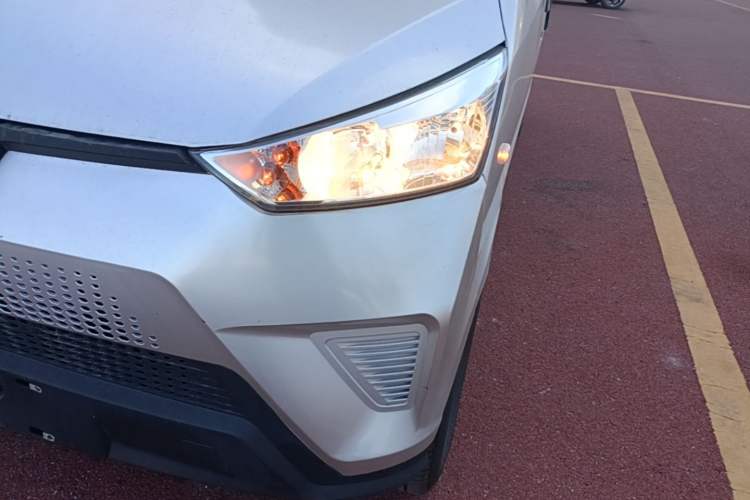 Used Wuling EV50 2021 Van Logistics Vehicle - Huishitong Ningde 41.86 kWh Inovance 2nd-Generation Electric Control System Left Front Headlight
