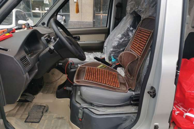 Used Wuling EV50 2021 Van Logistics Vehicle Lishen 41.6kWh Tongyu Electric Control System Left Front Seat