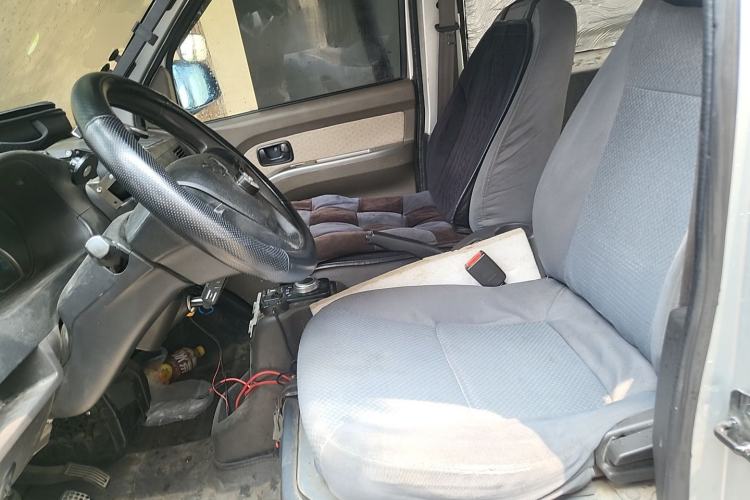 Used Wuling EV50 2021 Van Logistics Vehicle Lishen 41.6 kWh Electric Control System Left Front Seat