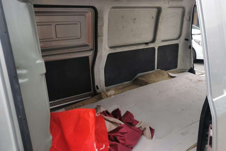 Used Wuling EV50 2021 Van Logistics Vehicle Lishen 41.6kWh Tongyu Electric Control System Left Rear Seat