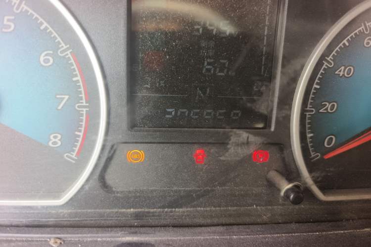 Used Wuling EV50 2021 Van Logistics Vehicle - Huishitong Ningde 41.86 kWh Inovance 2nd-Generation Electric Control System Odometer Close Up