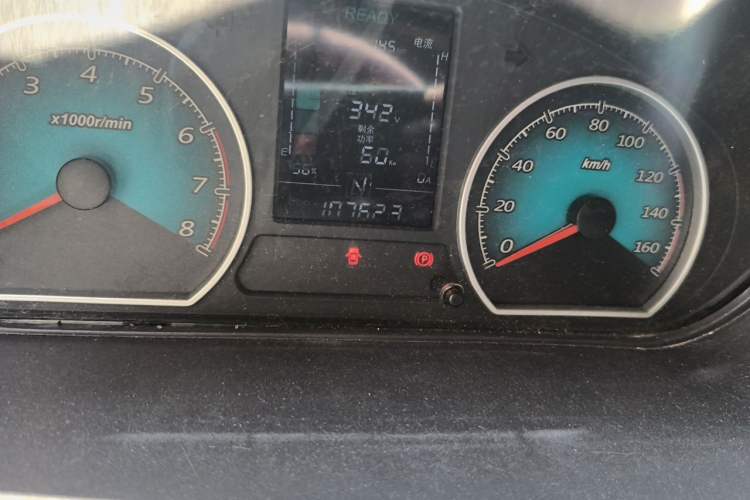 Used Wuling EV50 2021 Van Logistics Vehicle Lishen 41.6kWh Tongyu Electric Control System Odometer Close Up