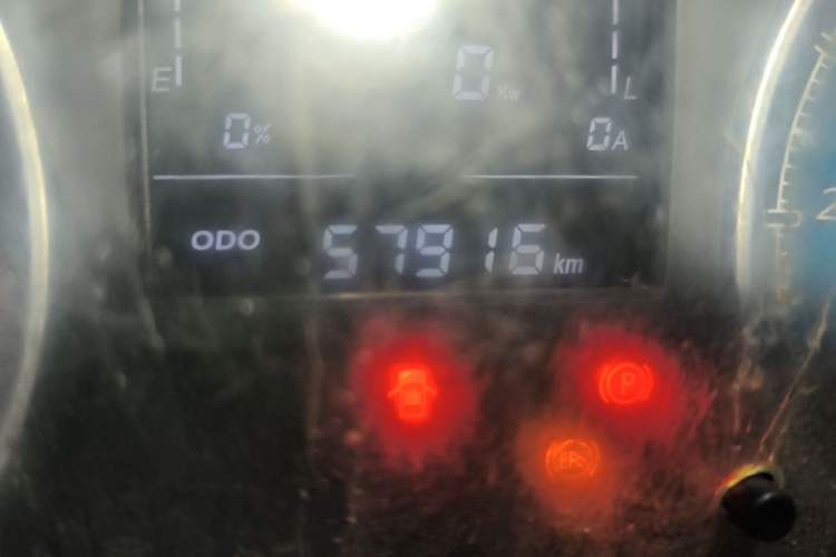 Used Wuling EV50 2021 Van Logistics Vehicle Lishen 41.6kWh Tongyu Electric Control System Odometer Close Up